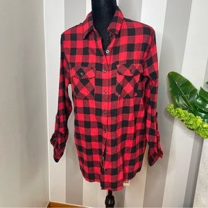 Plaid Striped Red Black Collared Long Sleeve Dual Pockets Buttondown Shirt